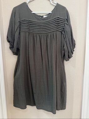 Relaxed Pintuck Peasant Tunic in Olive Green